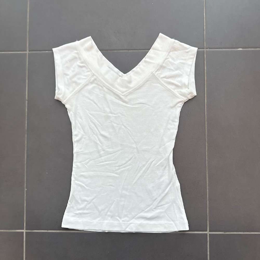 BDG White Short Sleeve V-Neck Tee
